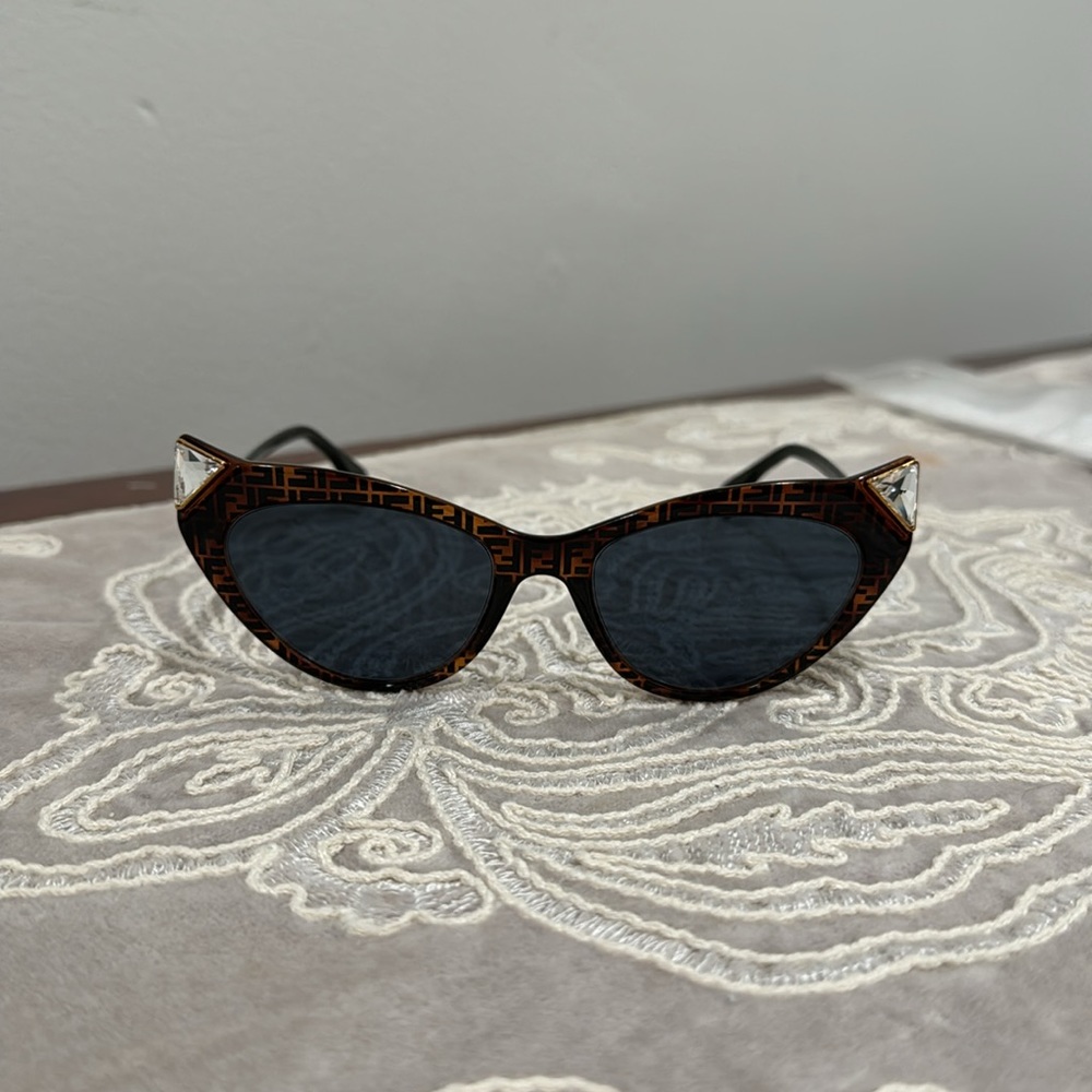 FENDI SUNGLASSES